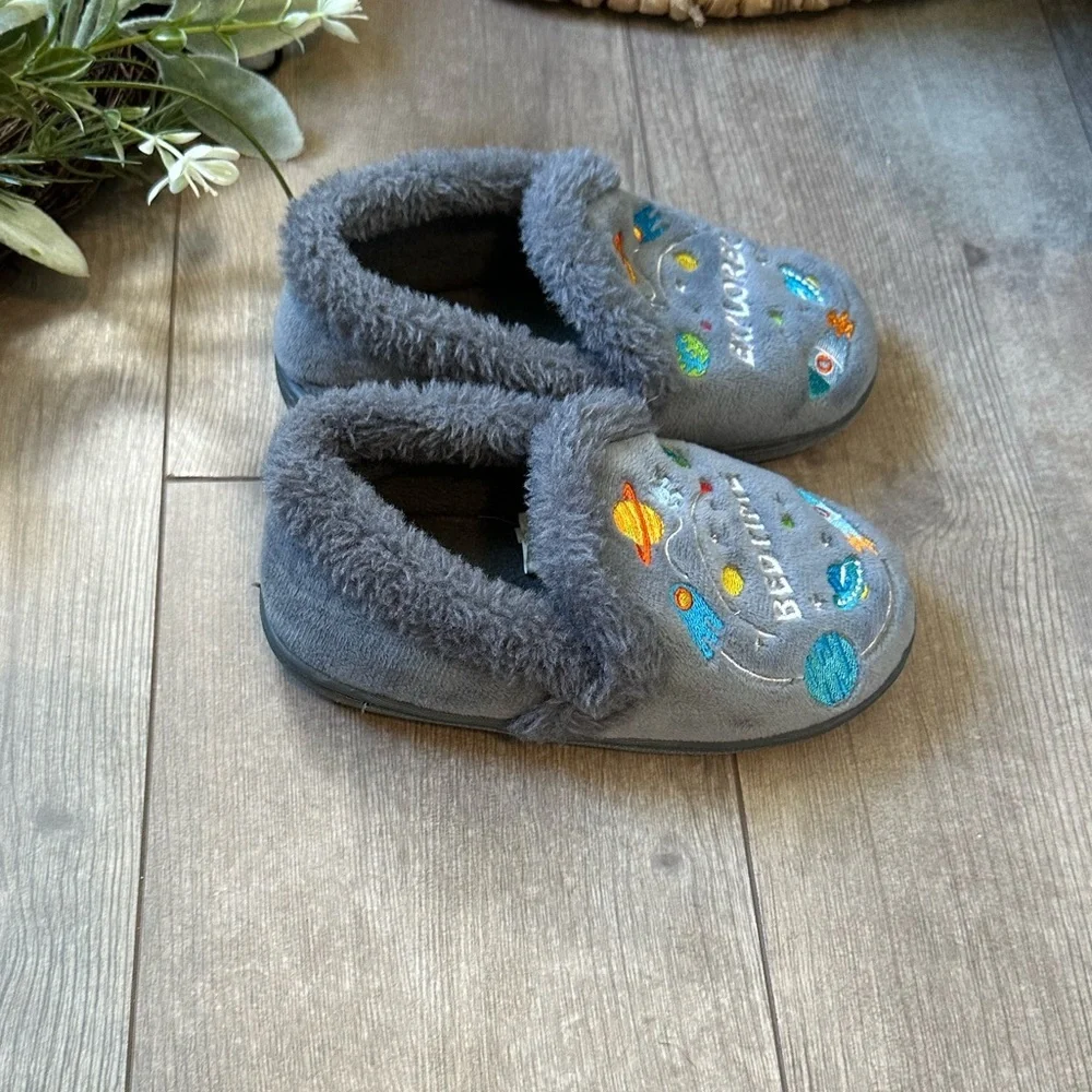 Gray Bedtime Explorer Slippers Toddler Aline Slippers Size 9/10